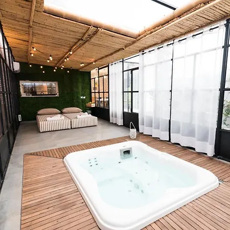 Essential * Casarano